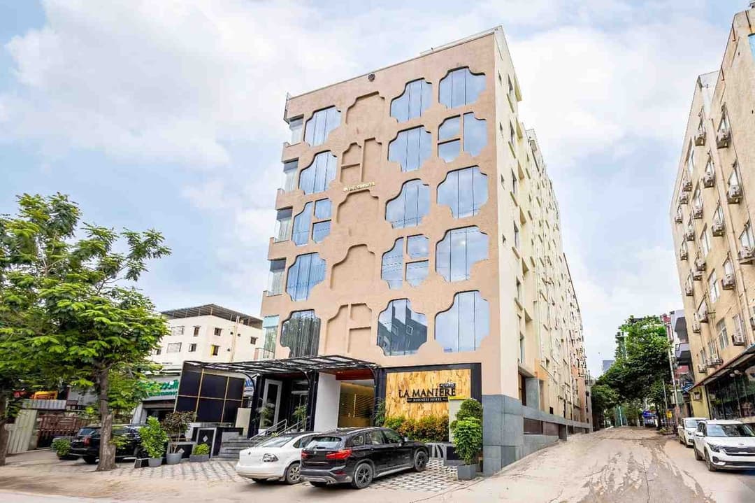 Why Madhapur Is a Convenient Area to Stay in Hyderabad